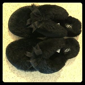 UGG Shoes - UGG Fluff Flip Flop Slippers 6 UGG Shoes - UGG Fluff Flip Flop Slippers 6